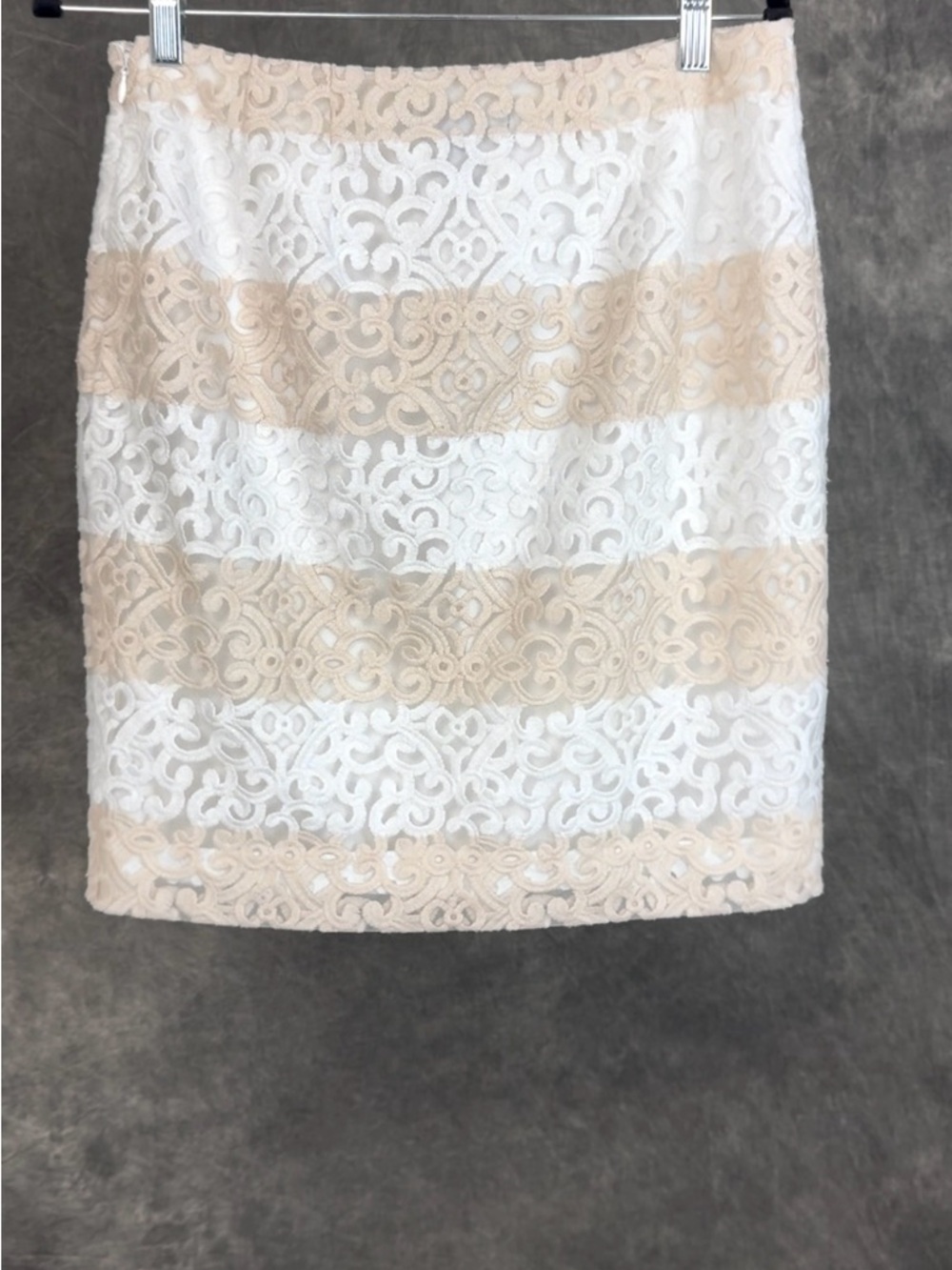 White House Black Market Lace Top & Skirt Set Cream Tan Size 4/6 - Picture 9 of 10